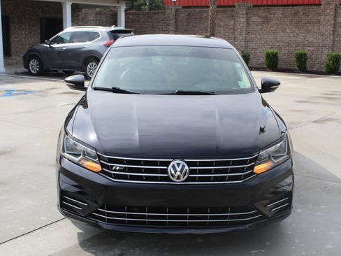 Used 2017 Volkswagen Passat 1.8T R-Line image 7