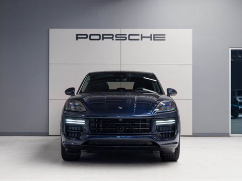 Used 2025 Porsche Cayenne Turbo image 10