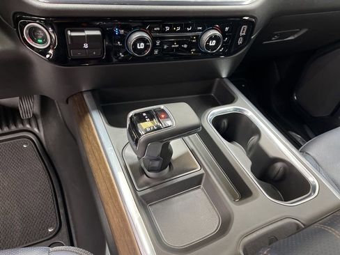 Used 2024 Chevrolet Silverado 1500 High Country w/ Z71 Off-Road Package image 23