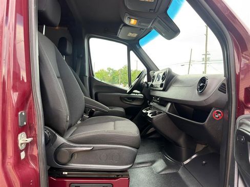 Used 2021 Mercedes-Benz Sprinter 1500 image 19