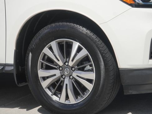 Used 2017 Nissan Pathfinder SL image 21