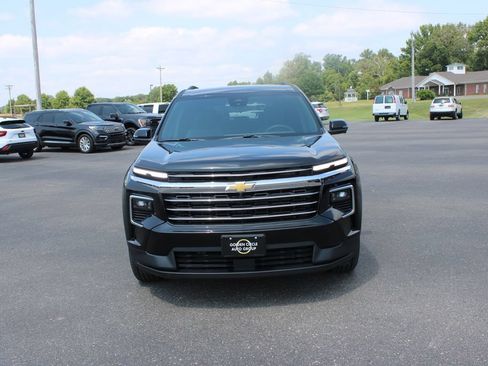 New 2027 Chevrolet Traverse LT w/ Driver Confidence Package FWD image 3