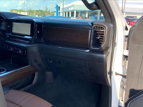 Used 2024 Chevrolet Silverado 3500 High Country image 17