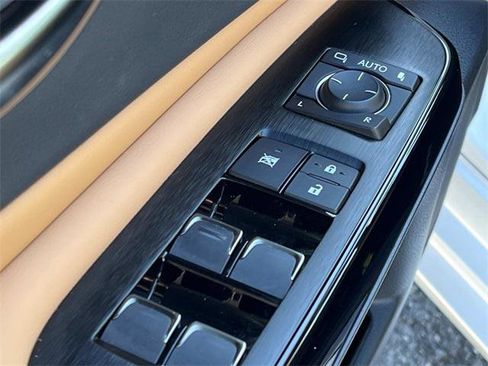 Certified 2025 Lexus ES 300h 300h image 29