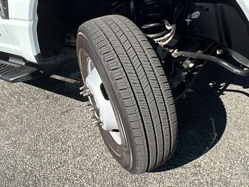 Used 2024 Ford F350 XLT image 11