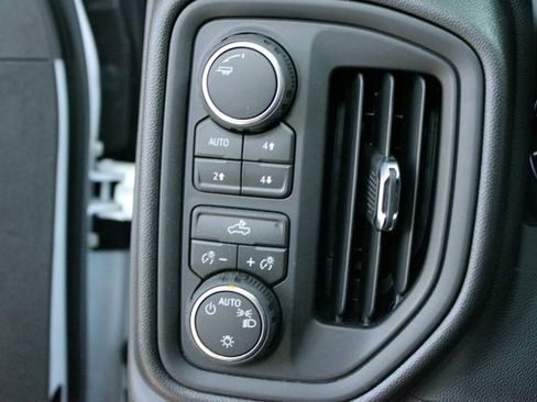 New 2026 Chevrolet Silverado 1500 Custom Trail Boss w/ LPO, Dark Essentials Package AWD/4WD image 15