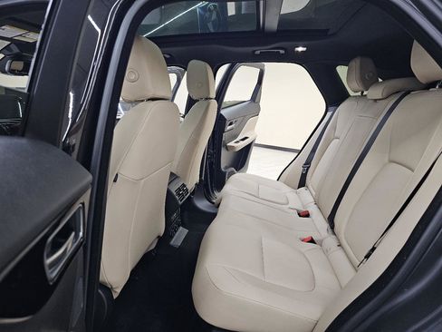 Used 2018 Jaguar F-PACE Premium image 25
