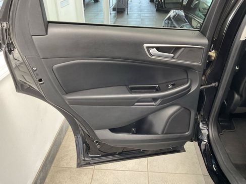 Used 2016 Ford Edge SEL w/ Equipment Group 201A AWD/4WD image 11