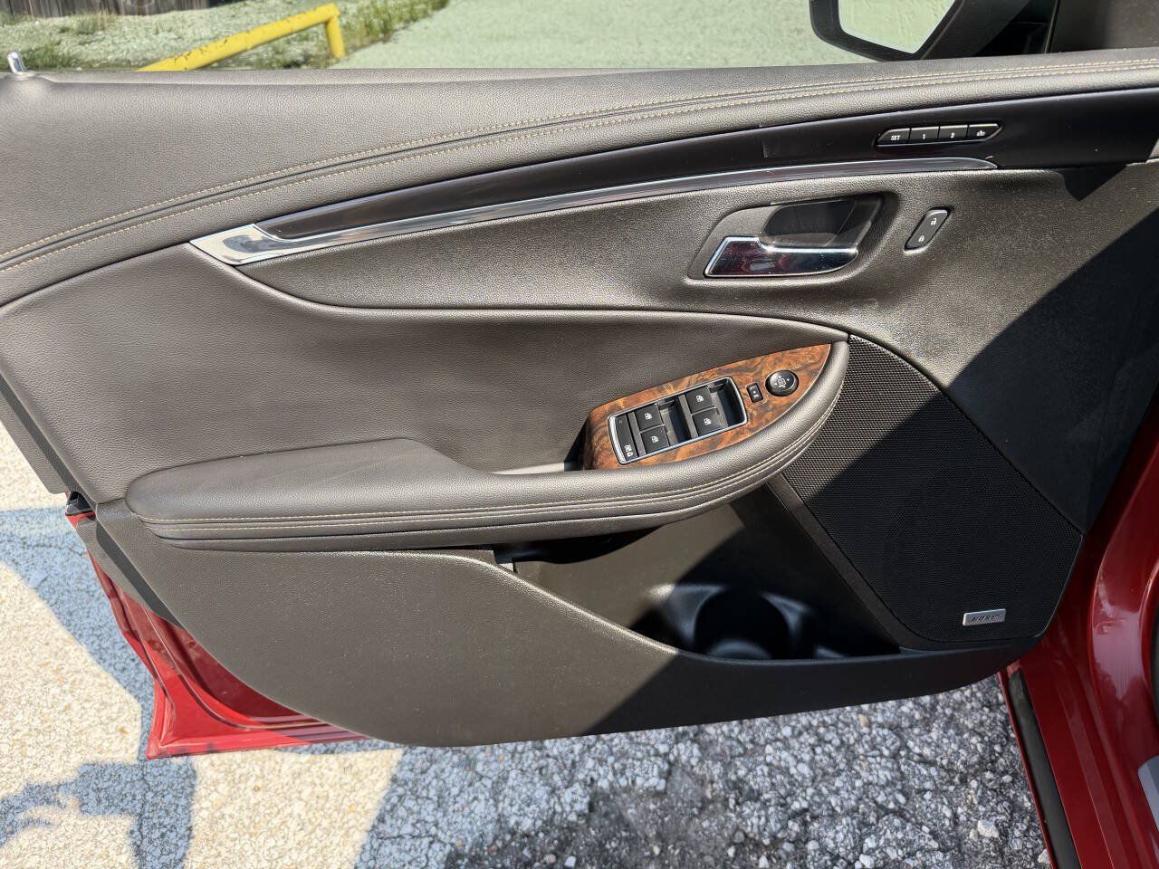 Used 2014 Chevrolet Impala LTZ FWD image 13