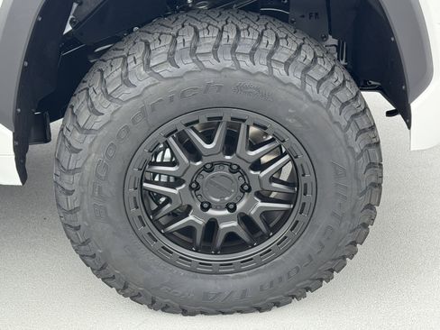 New 2026 Toyota Tundra Limited AWD/4WD image 15