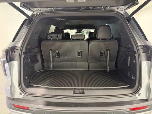 New 2026 Chevrolet Traverse Z71 w/ Enhanced Driving Package AWD/4WD image 8