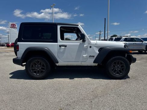 Used 2024 Jeep Wrangler Sport AWD/4WD image 7