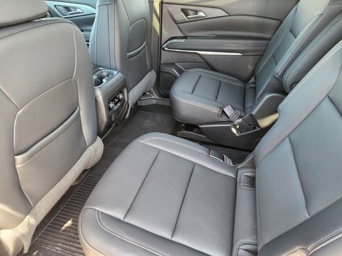 Used 2024 Chevrolet Traverse LT image 30