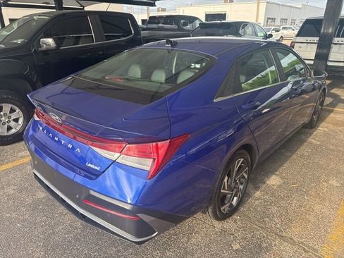 Used 2024 Hyundai Elantra Limited image 4