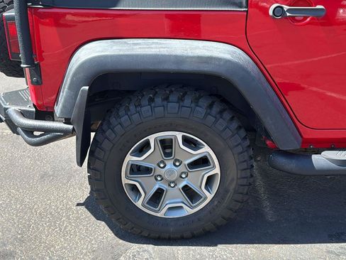 Used 2015 Jeep Wrangler Unlimited Rubicon w/ Max Tow Package AWD/4WD image 6
