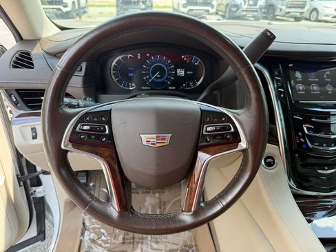Used 2016 Cadillac Escalade ESV Luxury AWD/4WD image 35