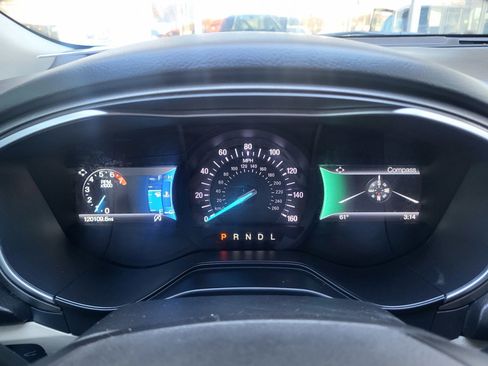 Used 2020 Ford Fusion SE image 31