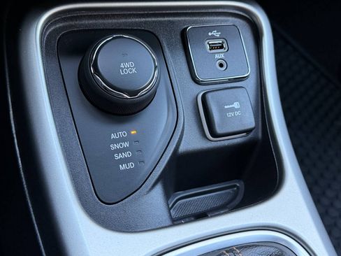 Used 2019 Jeep Compass Latitude w/ Popular Equipment Group AWD/4WD image 28