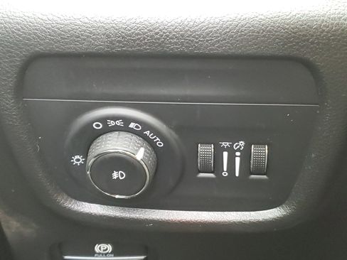 Used 2022 Jeep Grand Cherokee L Limited image 23