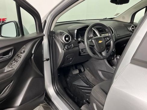 Used 2016 Chevrolet Trax LS w/ LPO, Protection Package FWD image 15