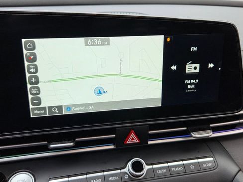 Used 2024 Hyundai Elantra Limited FWD image 25