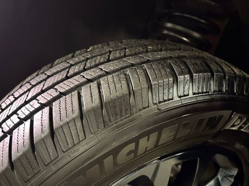 Used 2018 Chevrolet Traverse LT image 27