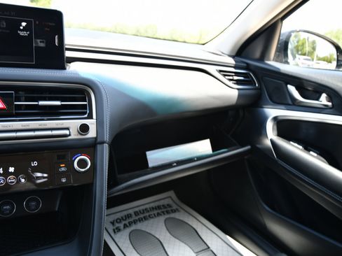 Used 2025 Genesis G70 2.5T image 20