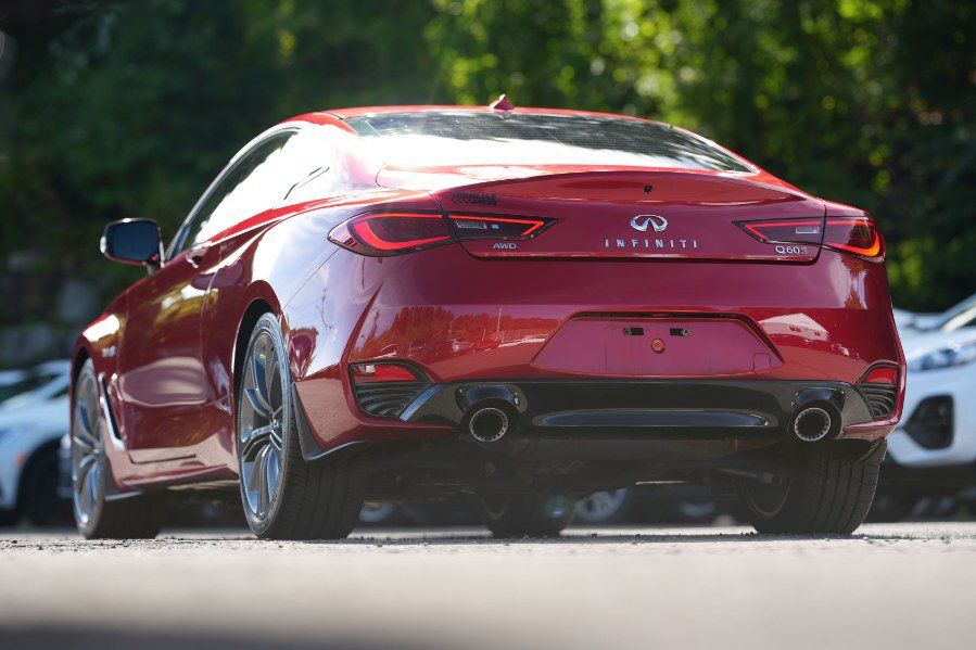 Used 2019 INFINITI Q60 Red Sport 400 w/ Cargo Package AWD/4WD image 5