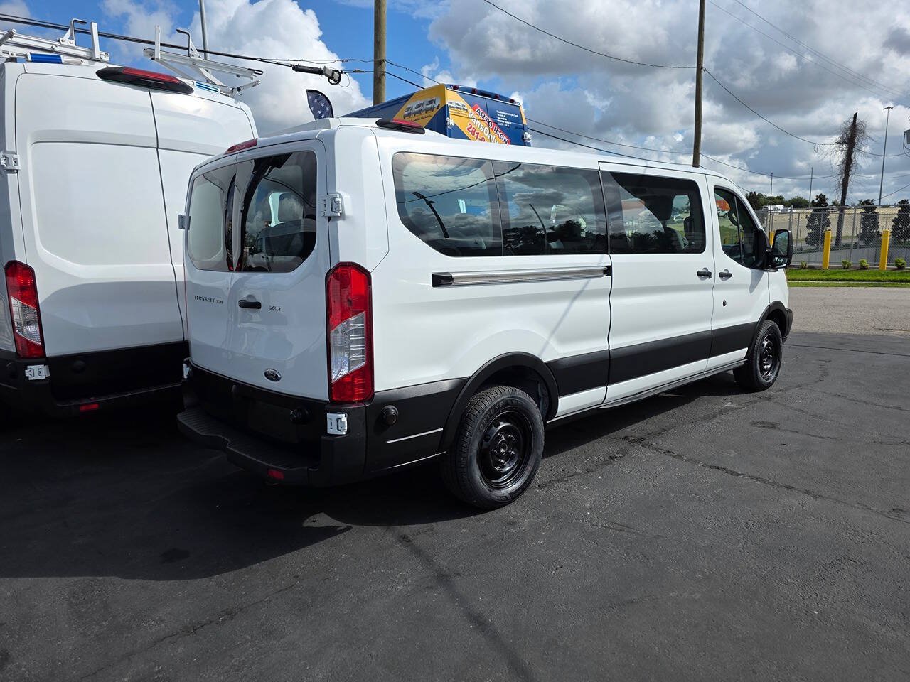 Used 2019 Ford Transit 350 XLT RWD image 6