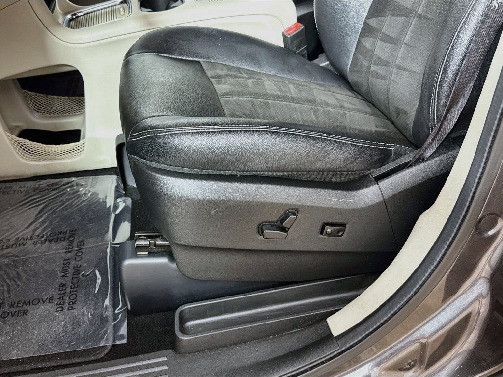 Used 2019 Dodge Grand Caravan SXT FWD image 22