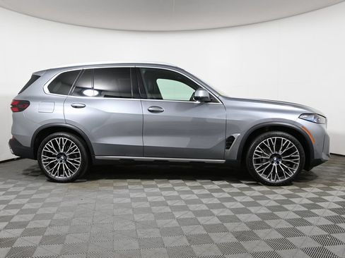 Used 2024 BMW X5 xDrive40i w/ Premium Package AWD/4WD image 8