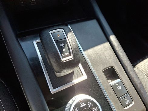 Used 2022 Mitsubishi Outlander ES AWD/4WD image 4