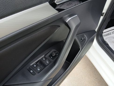 Used 2019 Volkswagen Jetta R-Line FWD image 11