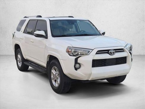 Used 2020 Toyota 4Runner SR5 Premium w/ Moonroof Package RWD image 3