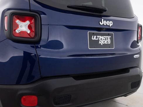 Used 2016 Jeep Renegade Latitude FWD image 17