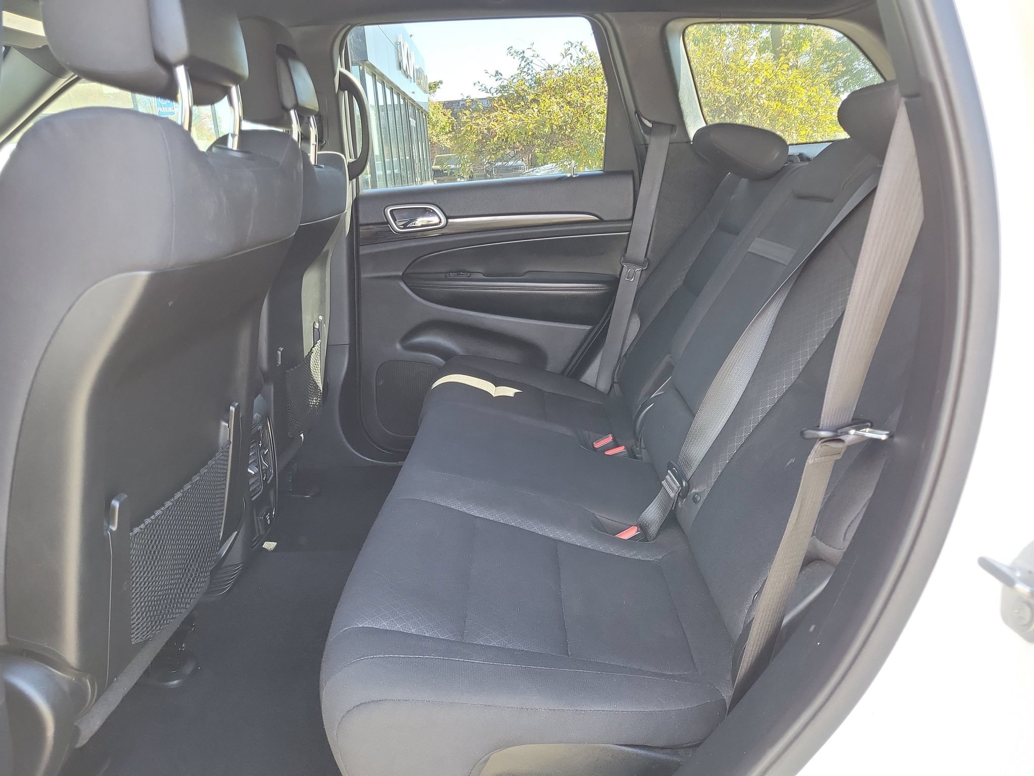 Used 2019 Jeep Grand Cherokee Laredo w/ Security & Convenience Group AWD/4WD image 20