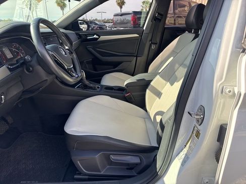 Used 2021 Volkswagen Jetta R-Line image 13