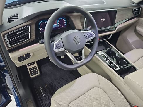 New 2026 Volkswagen Atlas SEL Premium R-Line AWD/4WD image 2