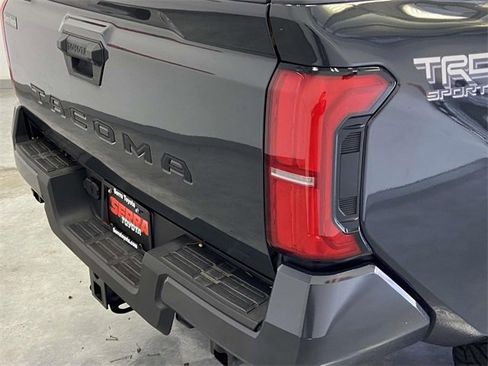 Used 2024 Toyota Tacoma TRD Sport image 12