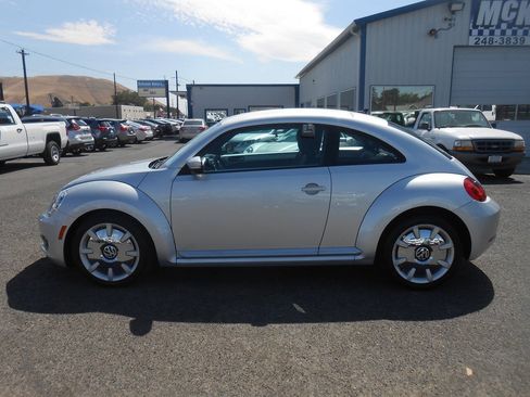 Used 2012 Volkswagen Beetle 2.5 FWD image 6
