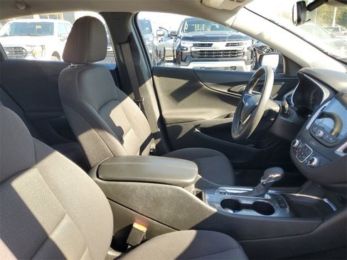 Used 2024 Chevrolet Malibu LT image 34