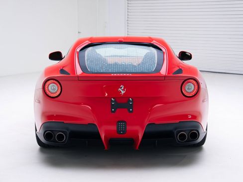 Used 2014 Ferrari F12 Berlinetta image 6