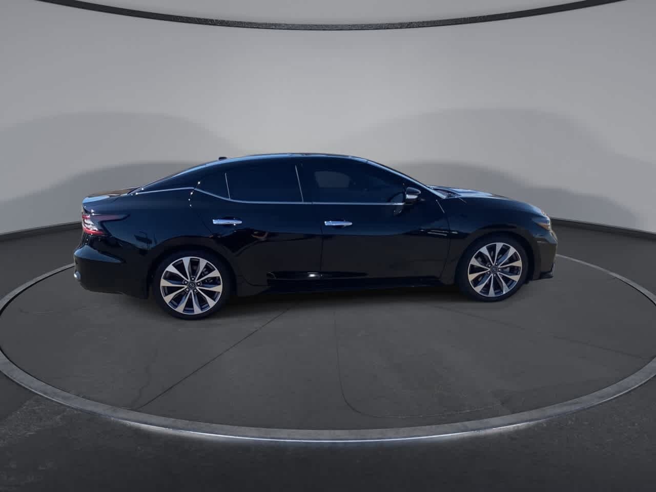 Used 2023 Nissan Maxima Platinum w/ Sport Mat Group FWD image 2