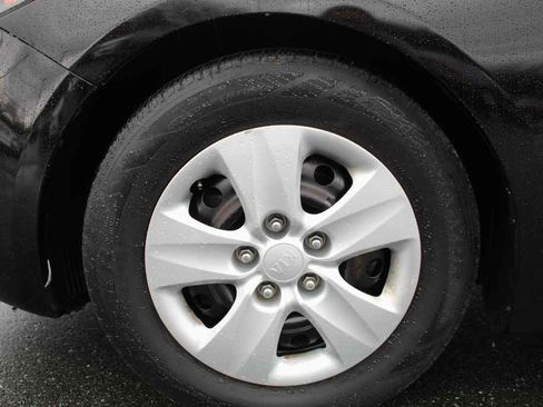 Used 2017 Kia Forte LX w/ LX Popular Package image 27