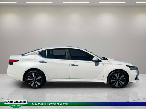 Used 2022 Nissan Altima 2.5 SV w/ SV Premium Package AWD/4WD image 21
