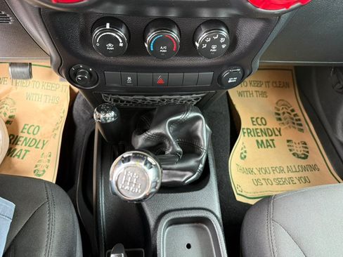 Used 2017 Jeep Wrangler Sport AWD/4WD image 16