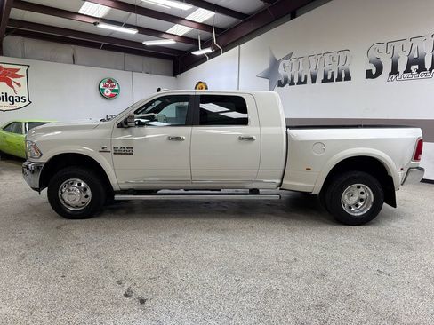 Used 2017 RAM 3500 Laramie Longhorn AWD/4WD image 3