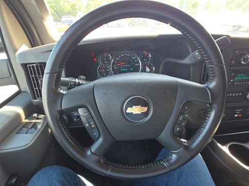 Used 2022 Chevrolet Express 2500 w/ Driver Convenience Package RWD image 21