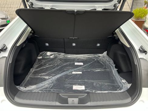 New 2026 Toyota Prius Plug-In Hybrid FWD image 37