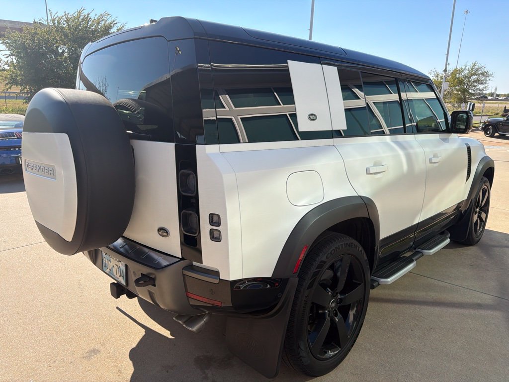 Used 2023 Land Rover Defender 110 V8 AWD/4WD image 5